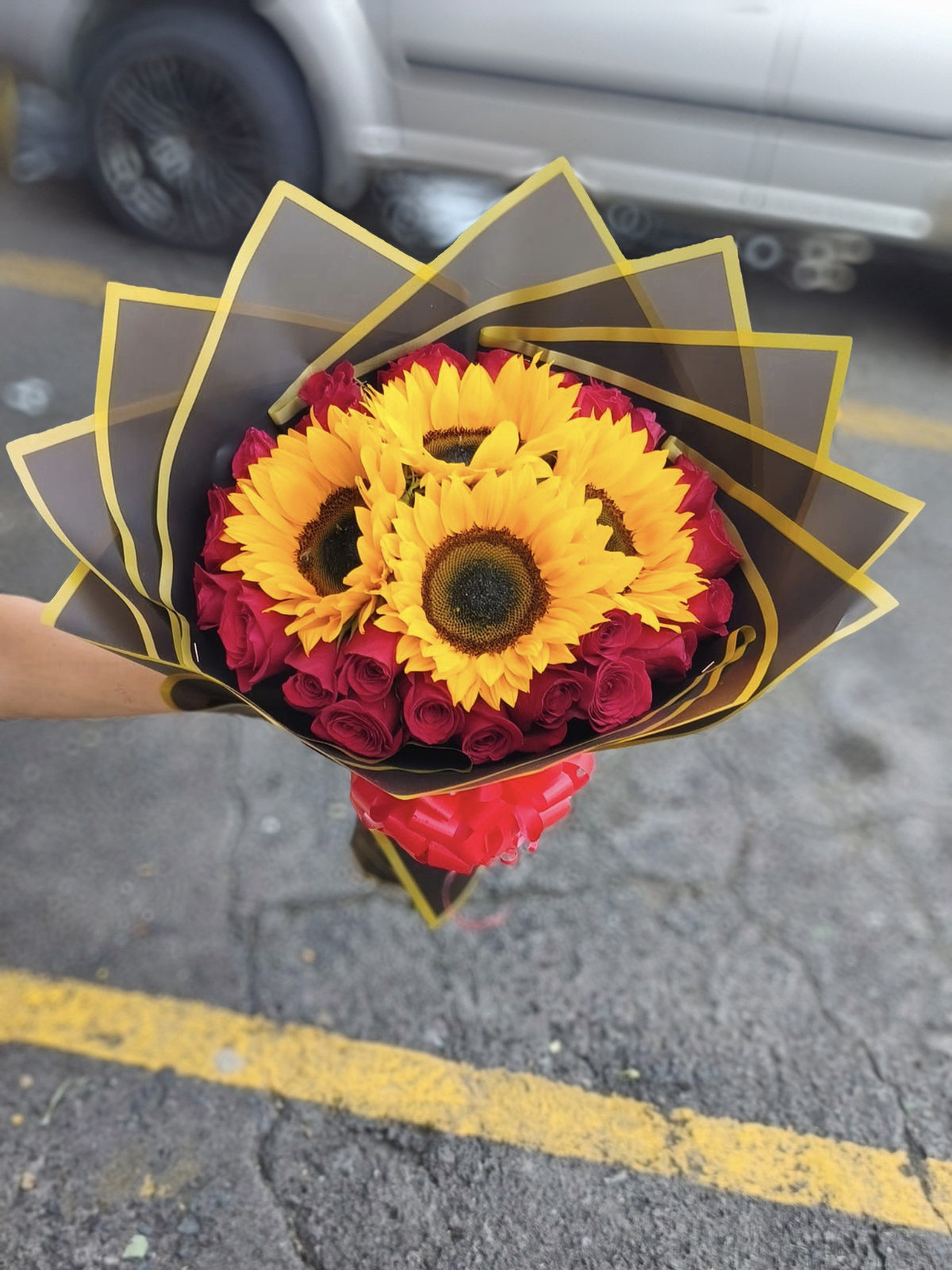 Rojo y Amarillo — flores a domicilio Cali | CaliFloral